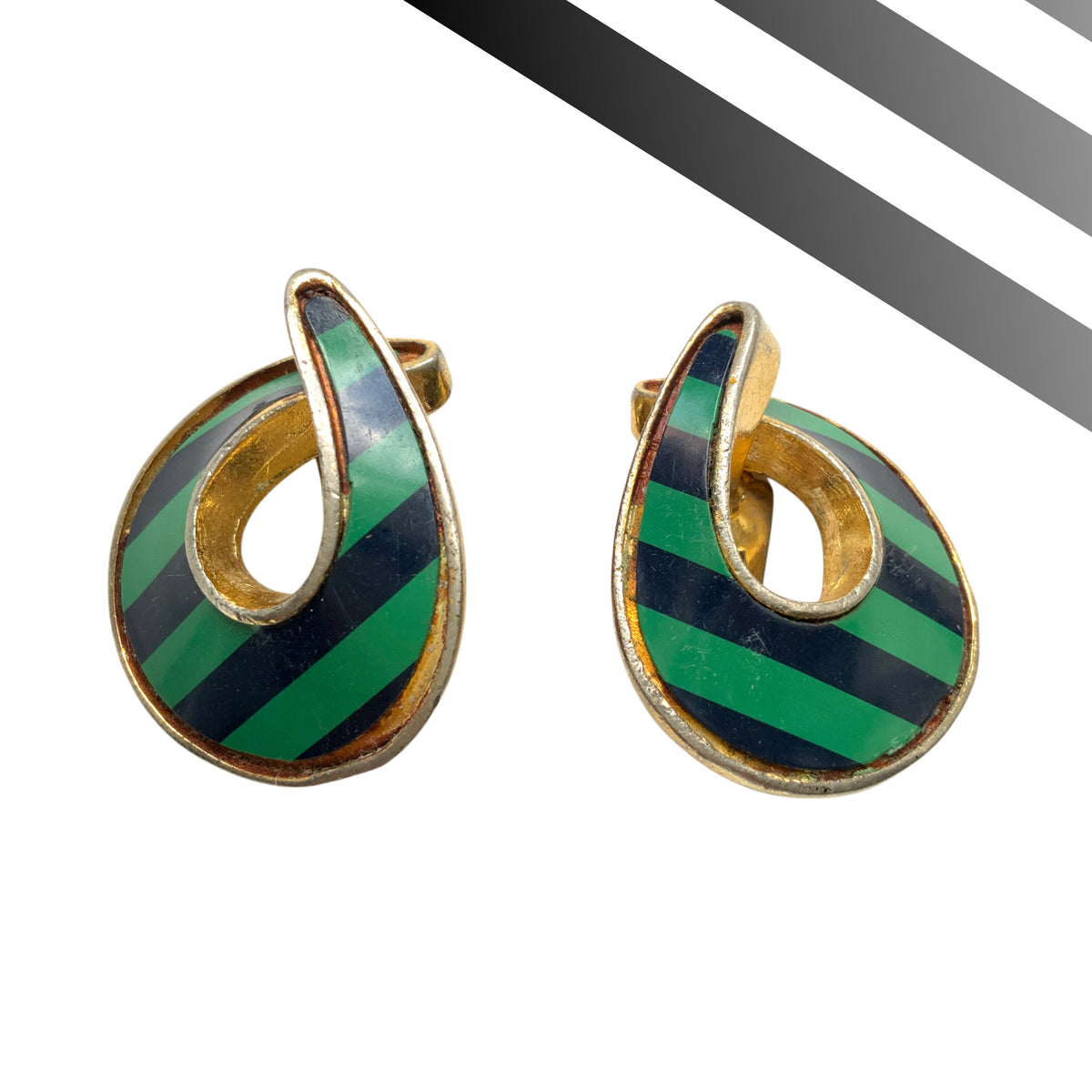 Circa 1980s vintage clip-on earrings by the French costume jewellery brand Orena. 1980年代頃、フランスのコスチュームジュエリーブランドOrenaのヴィンテージクリップイヤリング。