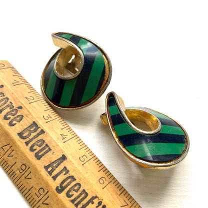 Circa 1980s vintage clip-on earrings by the French costume jewellery brand Orena. 1980年代頃、フランスのコスチュームジュエリーブランドOrenaのヴィンテージクリップイヤリング。