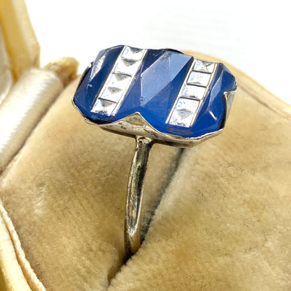  A British Art Deco vintage silver ring, dating from around the 1930s. 1930年代頃、イギリス製のアールデコヴィンテージシルバーリング。