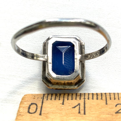  A British Art Deco vintage silver ring, dating from around the 1930s. 1930年代頃、イギリス製のアールデコヴィンテージシルバーリング。