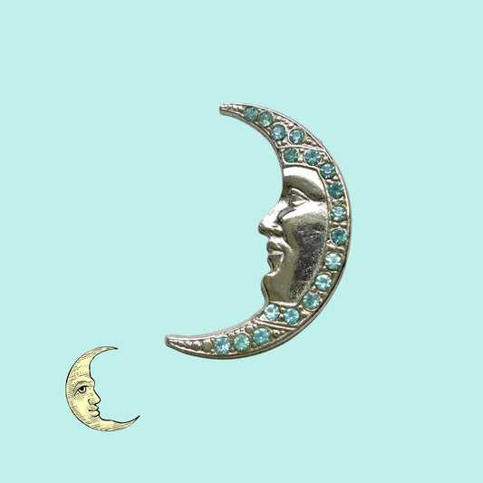A charming vintage crescent moon brooch featuring a gentle expression. 穏やかな表情を浮かべた三日月が印象的なヴィンテージブローチ。