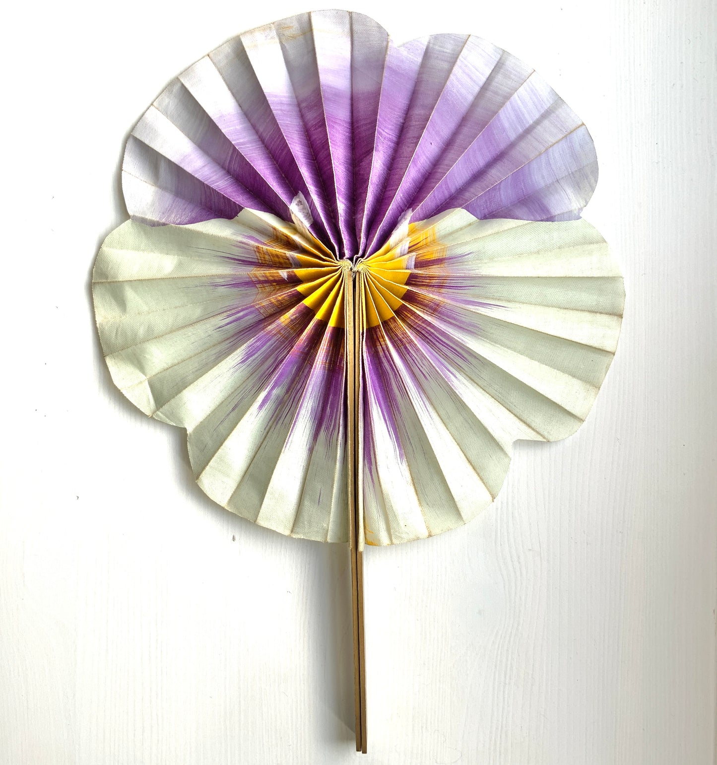 VINTAGE 1920s Linen Pansy Cockade Fan