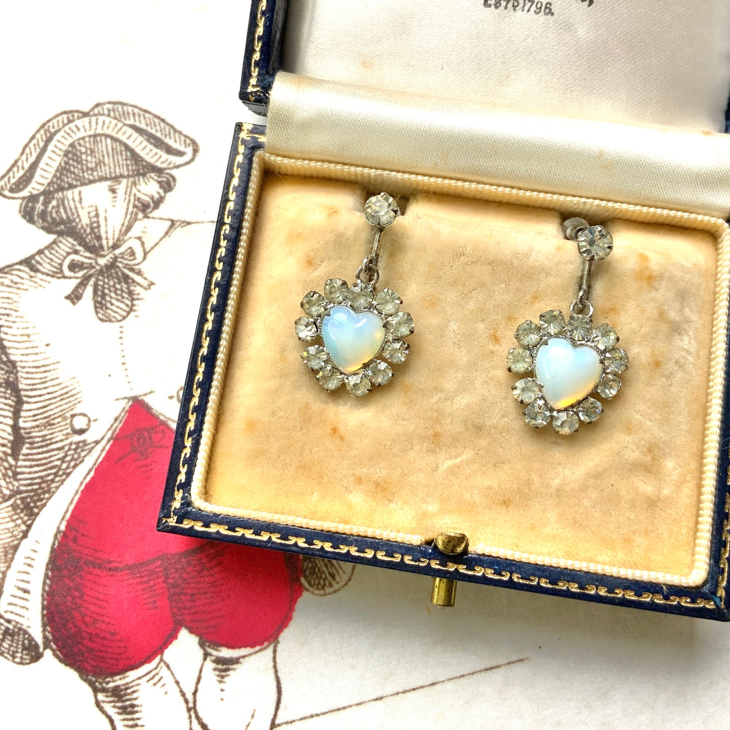 VINTAGE 1950s Opaline Glass Heart Drop Screw Back Earrings　ヴィンテージ　1950年代　オパリングラス　ハートイヤリング