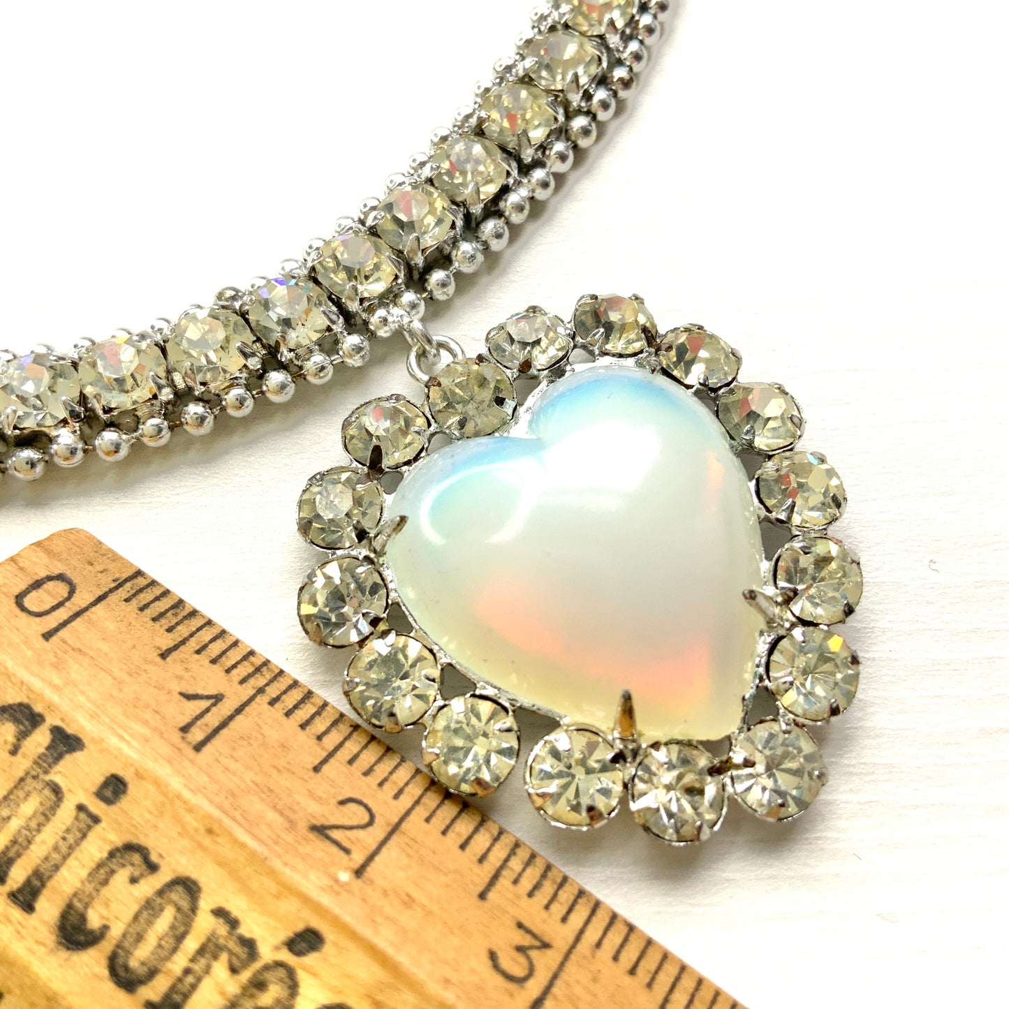 VINTAGE 1950s Opaline Glass Heart Necklace　ヴィンテージ　1950年代　オパリングラス　ハートネックレス