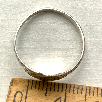 VINTAGE Silver Signet Heart Ring with "I" Initial　ヴィンテージ　シルバー　ハート　シグネットリング