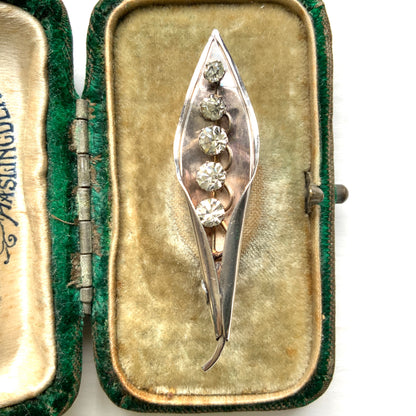 A silver lily of the valley mini brooch by AJS. AJSのシルバー製スズランモチーフのミニブローチ。 