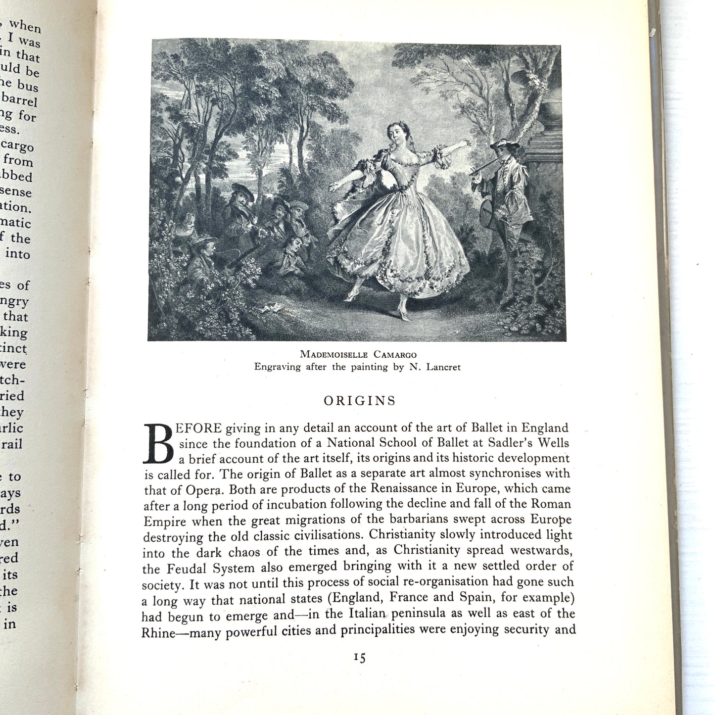 A title from the Britain in Pictures series, published in the 1940s to introduce aspects of British culture, ”English Ballet”. 1940年代に刊行された、英国文化を紹介するシリーズ、Britain in Pictures の一冊、『英国のバレエ』。