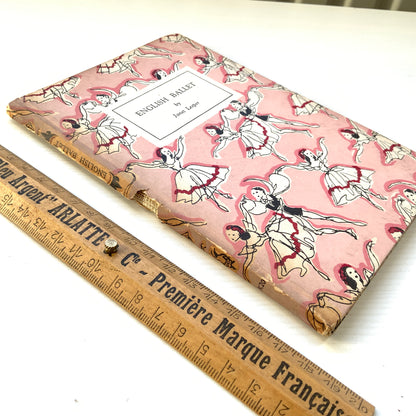 A collectable title from Penguin Books’ renowned King Penguin series, ”English Ballet”. コレクタブルなペンギンブックスの名シリーズ、King Penguin の一冊、『英国のバレエ』。