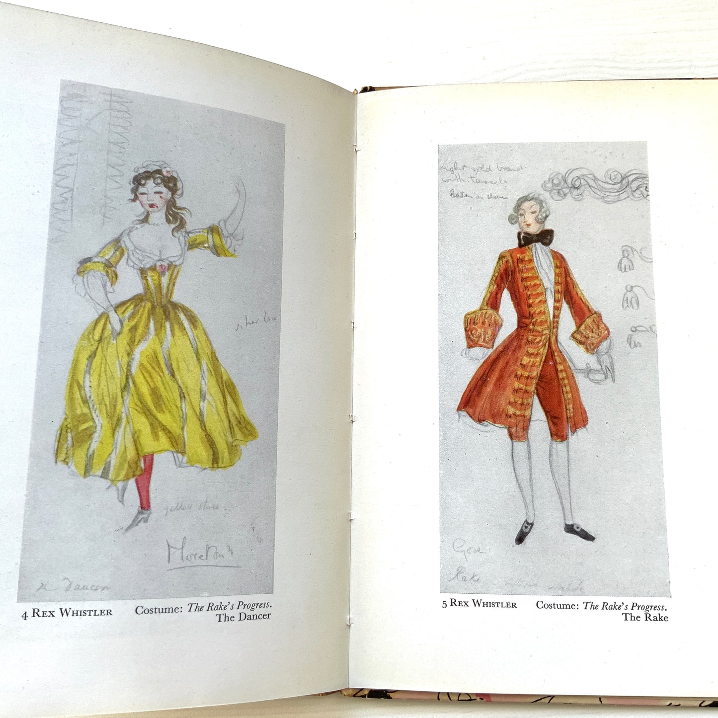 A collectable title from Penguin Books’ renowned King Penguin series, ”English Ballet”. コレクタブルなペンギンブックスの名シリーズ、King Penguin の一冊、『英国のバレエ』。