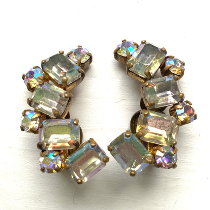 A beautiful pair of vintage clip-on earrings with emerald-cut aurora borealis stones. エメラルドカットの西ドイツ製オーロラストーンイヤリング