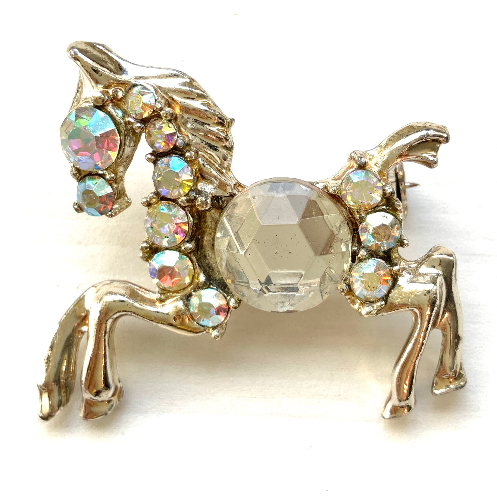 A mid-century horse motif brooch. ミッドセンチュリーの馬モチーフブローチ。