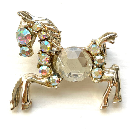 A mid-century horse motif brooch. ミッドセンチュリーの馬モチーフブローチ。