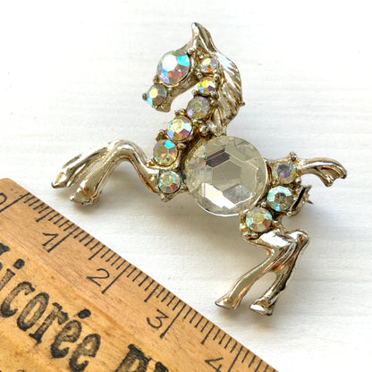 A mid-century horse motif brooch. ミッドセンチュリーの馬モチーフブローチ。