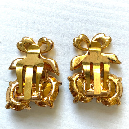 Vintage cherry clip earrings with blue rhinestones. ブルーのラインストーンを使ったチェリーのクリップイヤリング。 