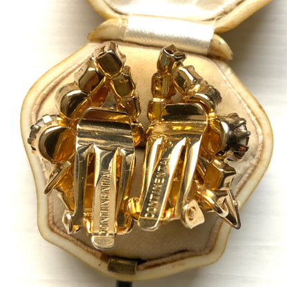 A lovely pair of aurora borealis clip-on earrings in soft pink and orange tones. ピンクやオレンジのトーンが入ったオーロラストーンのクリップイヤリング。 