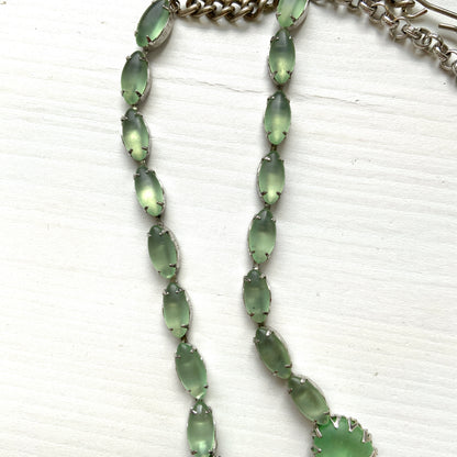 A 1950s Continental necklace featuring frosted glass. 1950年代のコンティネンタル、フロストグラスのネックレス。