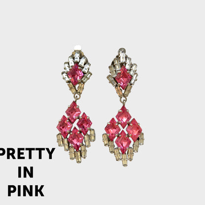 Clip-on earrings by Norman Hartnell, featuring pink and clear rhinestones. ピンクとクリアのラインストーンをあしらった、ノーマン・ハートネルによるクリップイヤリング。