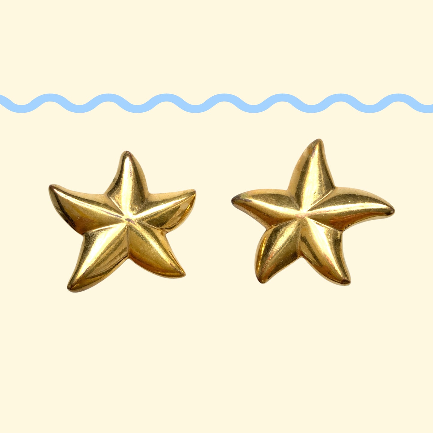 Vintage starfish motif clip-on earrings from the 1980s. 1980年代のヒトデモチーフのヴィンテージクリップイヤリング。