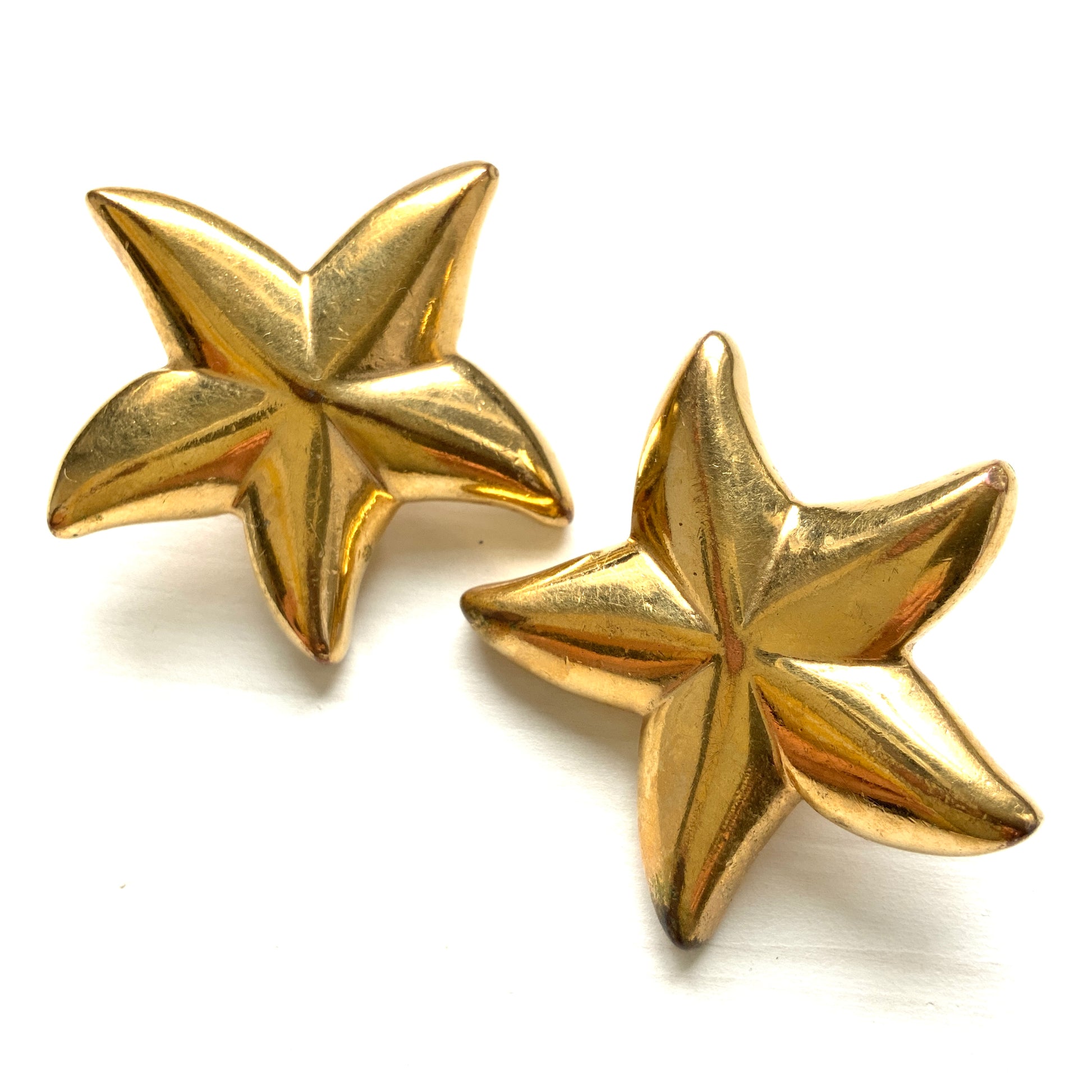 Vintage starfish motif clip-on earrings from the 1980s. 1980年代のヒトデモチーフのヴィンテージクリップイヤリング。