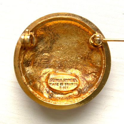 Vintage Sonia Rykiel ladybird brooch. A stylish design in red and black enamel, highlighted with elegant gold lines. ソニア・リキエルのヴィンテージてんとう虫ブローチ。