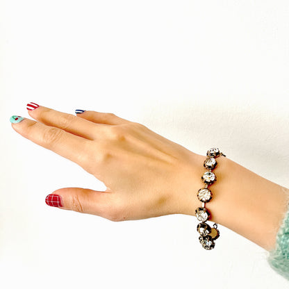 A simple vintage bracelet set with large clear rhinestones. 大粒のクリアラインストーンが並ぶシンプルなヴィンテージブレスレット。