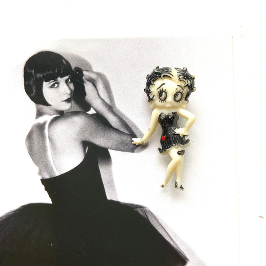 Vintage Betty Boop brooch. A charming design featuring her little black dress with a tiny red heart accent.  ベティ・ブープのヴィンテージブローチ。 リトルブラックドレスに赤いハートがワンポイントの、チャーミングなデザインです。