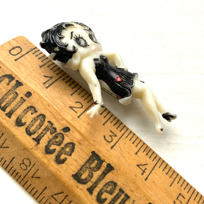 Vintage Betty Boop brooch. A charming design featuring her little black dress with a tiny red heart accent.  ベティ・ブープのヴィンテージブローチ。 リトルブラックドレスに赤いハートがワンポイントの、チャーミングなデザインです。