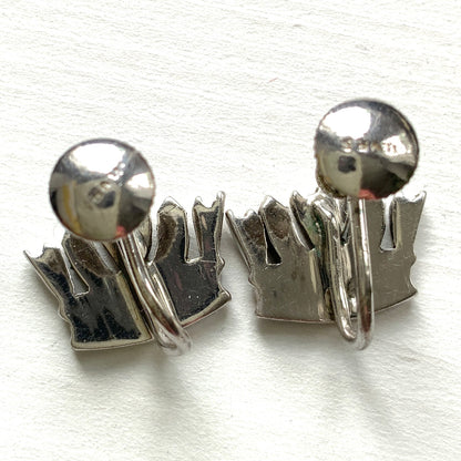 Silver screw-back earrings featuring a naval crown decorated with marcasite. マーカサイトがあしらわれた海軍王冠のシルバーのスクリューイヤリング。 