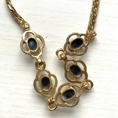 A vintage bracelet set with opal triplets. オパールトリプレットをあしらった、ヴィンテージブレスレット。