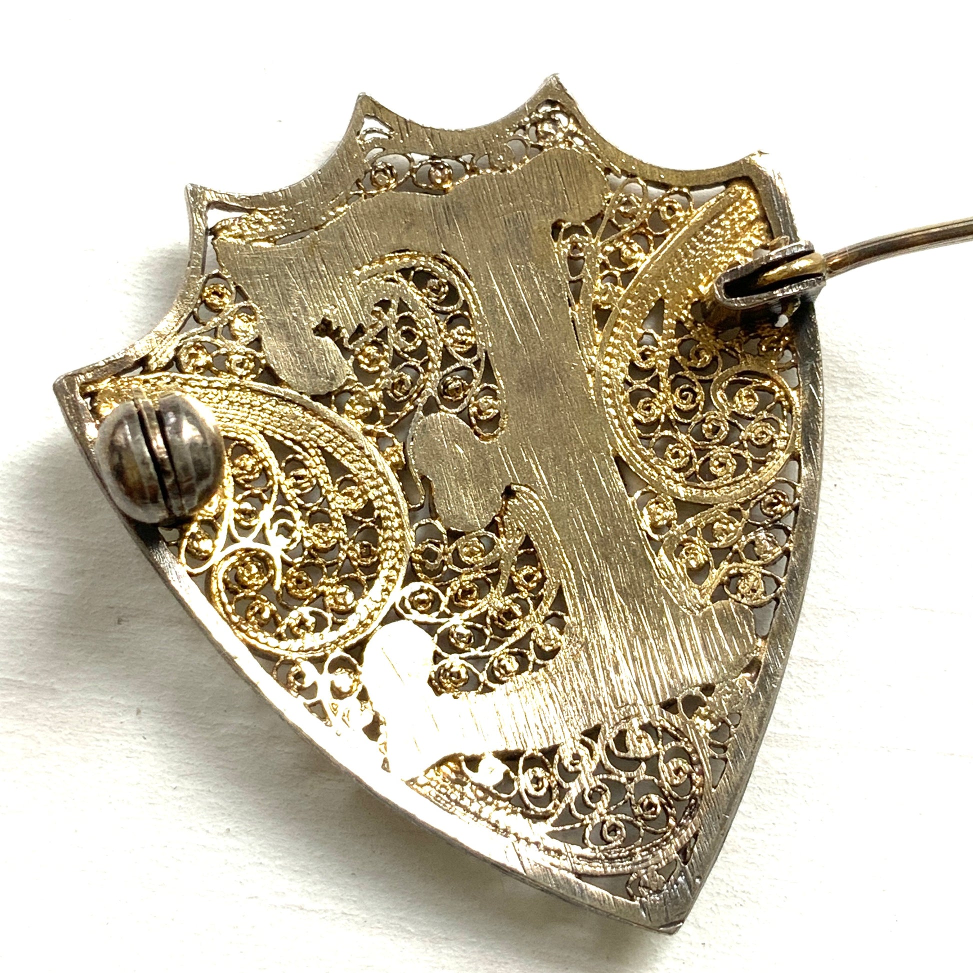 VINTAGE Silver Shield Initial "E" Brooch｜ヴィンテージ　シルバー　盾　”E: ブローチ