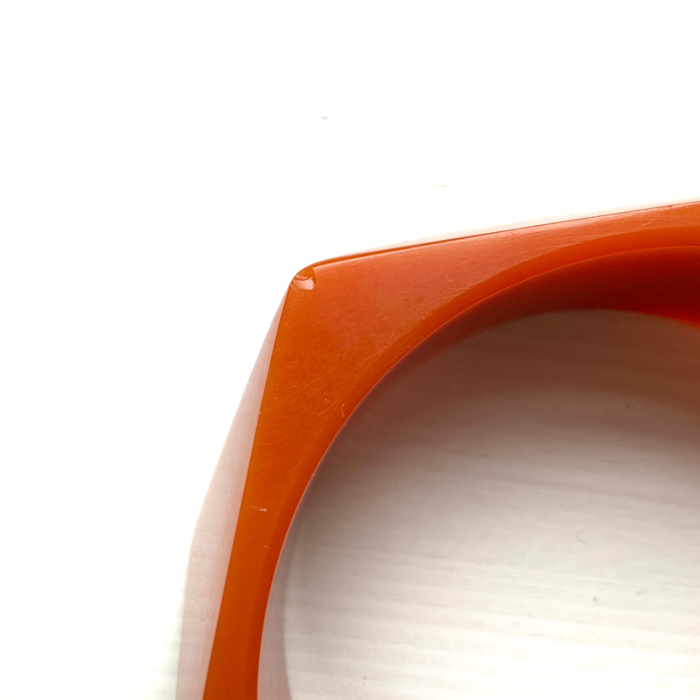 VINTAGE 1930s Chunky Faceted Burnt Orange Early Plastic Bangle