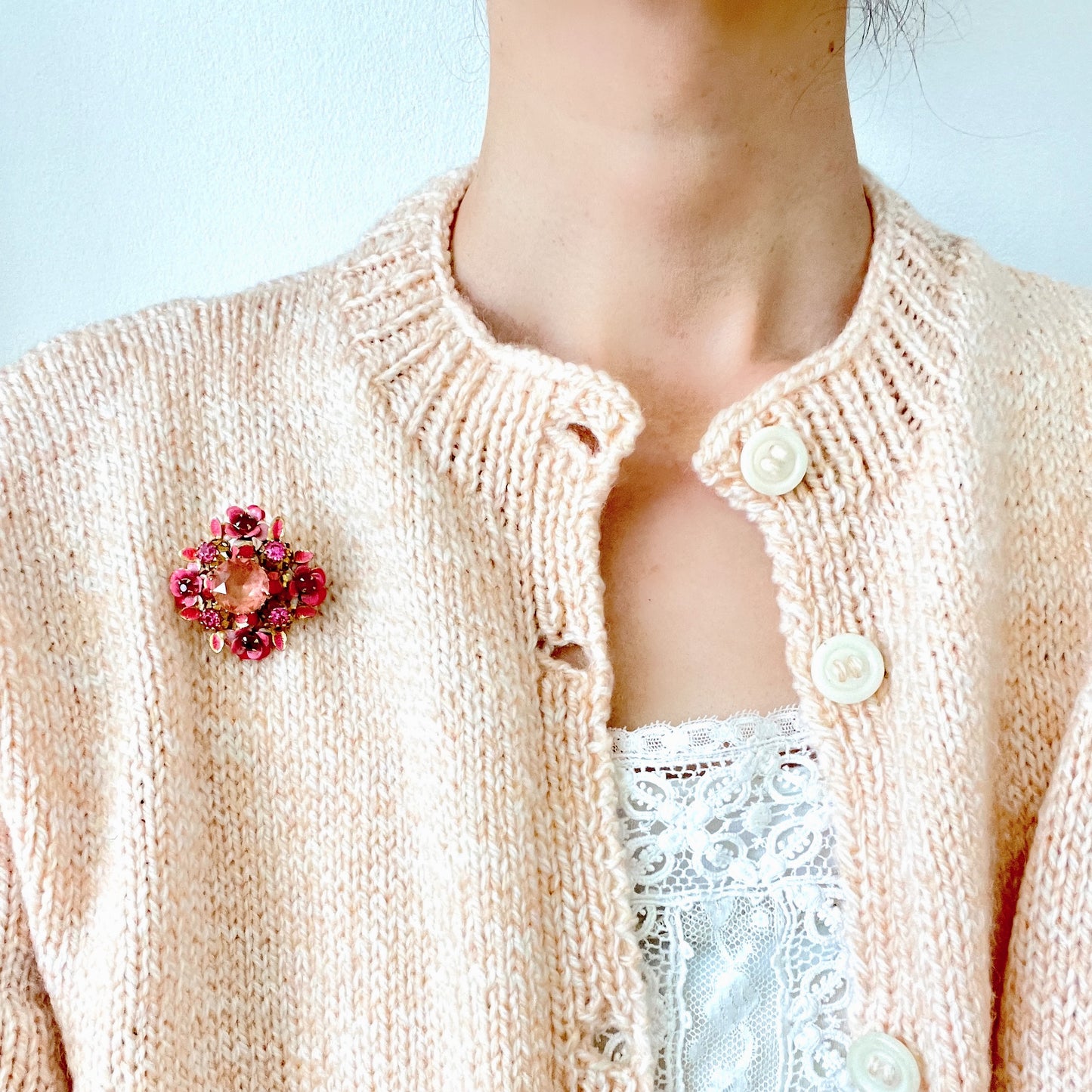 ヴィンテージ　1950年代　ピンクグラスビジュー＆エナメルフラワー　ブローチ