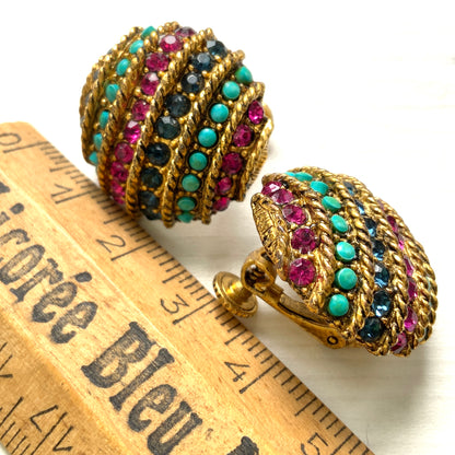 Vintage Vendome clip-on earrings featuring turquoise blue, pink and blue rhinestones. ターコイズブルー、ピンク、ブルーのラインストーンを組み合わせたVendomeのヴィンテージクリップイヤリング。