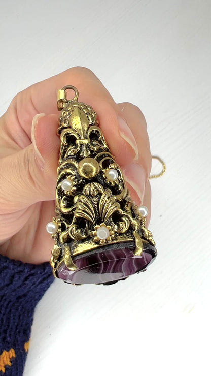 VINTAGE 1950's Gold Tone Decorative Corn & Amethyst Art Glass Fob Style Pendant Necklace