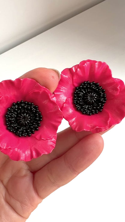 VINTAGE Pink Plastic Poppy Clip Earrings