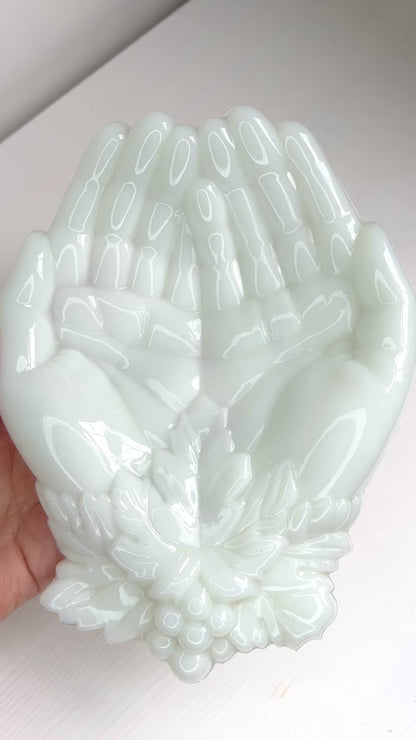 VINTAGE 1950-60's WESTMORELAND Milk Glass Grape & Hands Trinket Dish