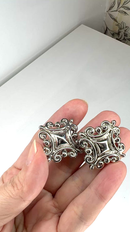 VINTAGE 1980's Silver Tone Decorative Starburst Clip Earrings