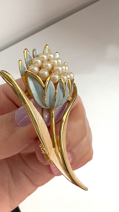 VINTAGE 1960's Faux Pearl & Baby Blue Enamel Flower Brooch