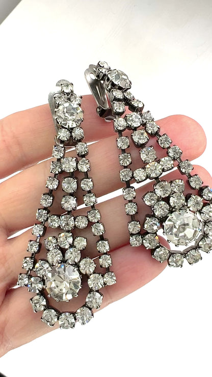 VINTAGE 1950's Big Rhinestone Chandelier Clip Earrings