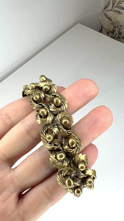 VINTAGE Gold Tone Swirl Bracelet